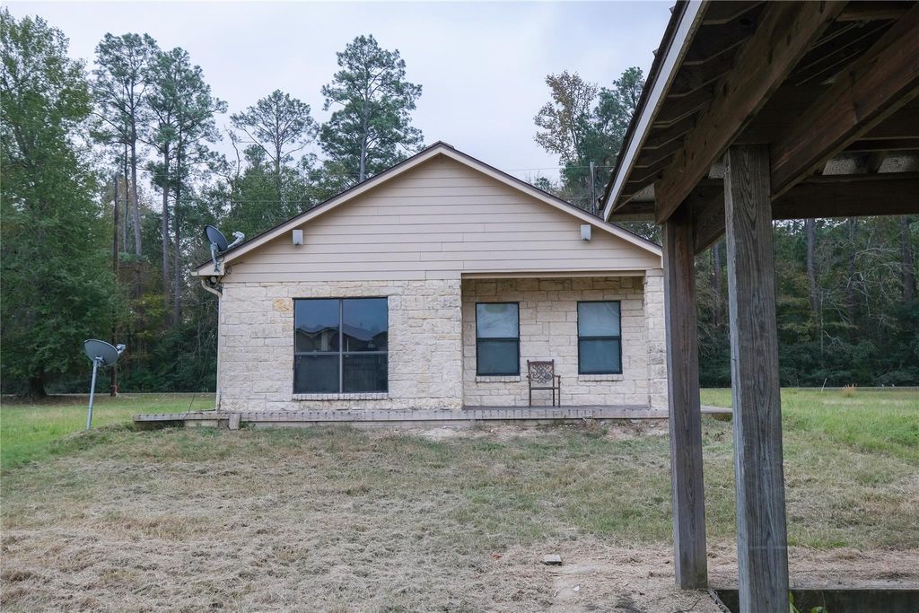 Photo of 63 Lakeway Drive, Trinity, TX 75862 (MLS # 75251712)