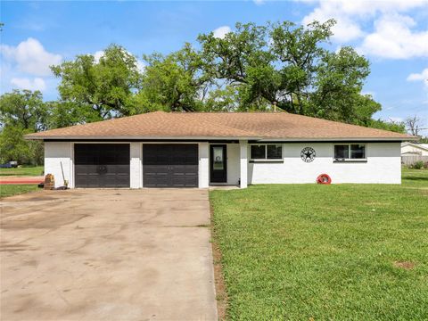 Photo of 496 James Street, Clute, TX 77531 (MLS # 28667906)