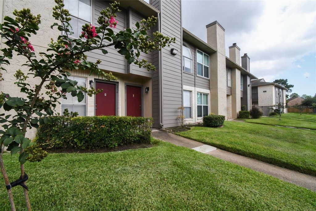 Photo of 1900 Bay Area Boulevard #M-233, Houston, TX 77058 (MLS # 86501826)