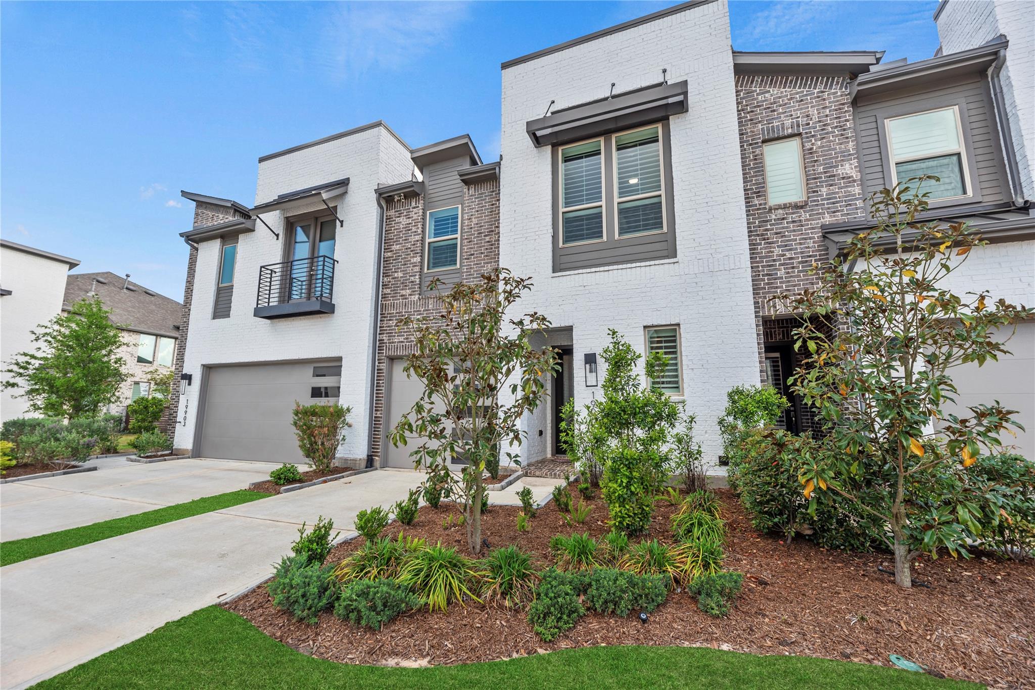 19907 Curved Steel Drive