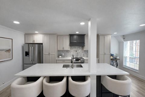 Tiny photo for 361 N Post Oak Lane #145, Houston, TX 77024 (MLS # 44690252)