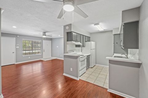 Photo of 2350 Bering Drive #116, Houston, TX 77057 (MLS # 30119481)