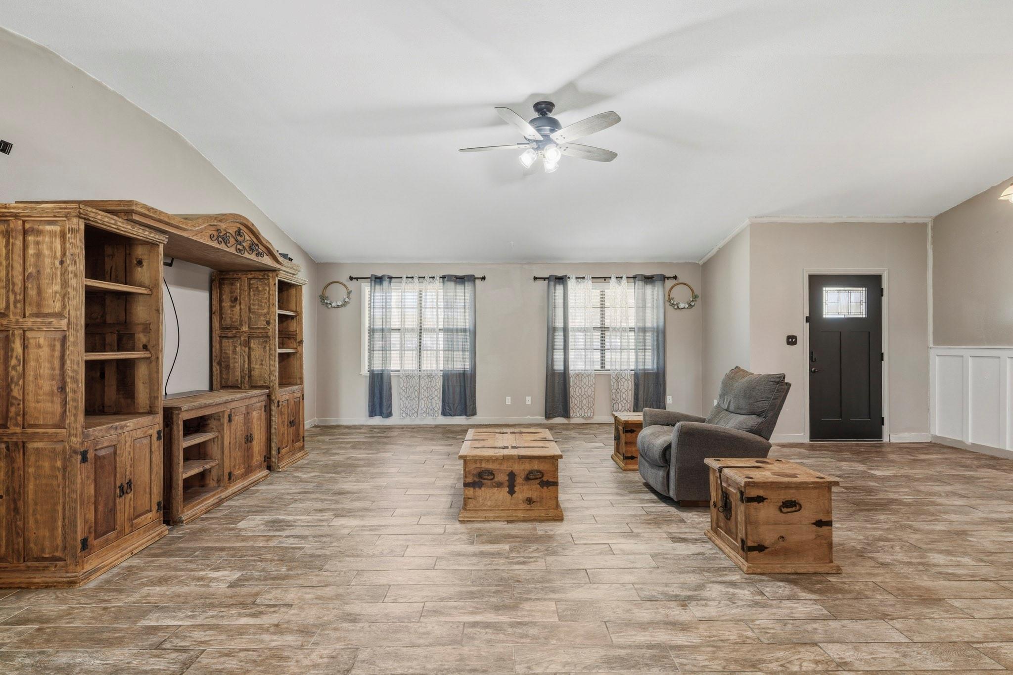 16101 Bluebird Street