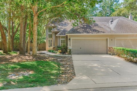 Photo of 11 Endor Forest Place, The Woodlands, TX 77382 (MLS # 18469780)
