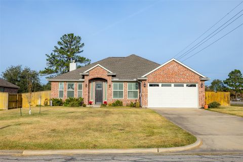 Photo of 26 Briarwood Lane, Bellville, TX 77418 (MLS # 77964850)