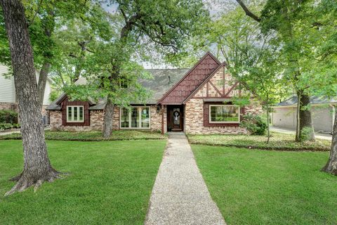 Photo of 514 Patchester Drive, Houston, TX 77079 (MLS # 26674979)