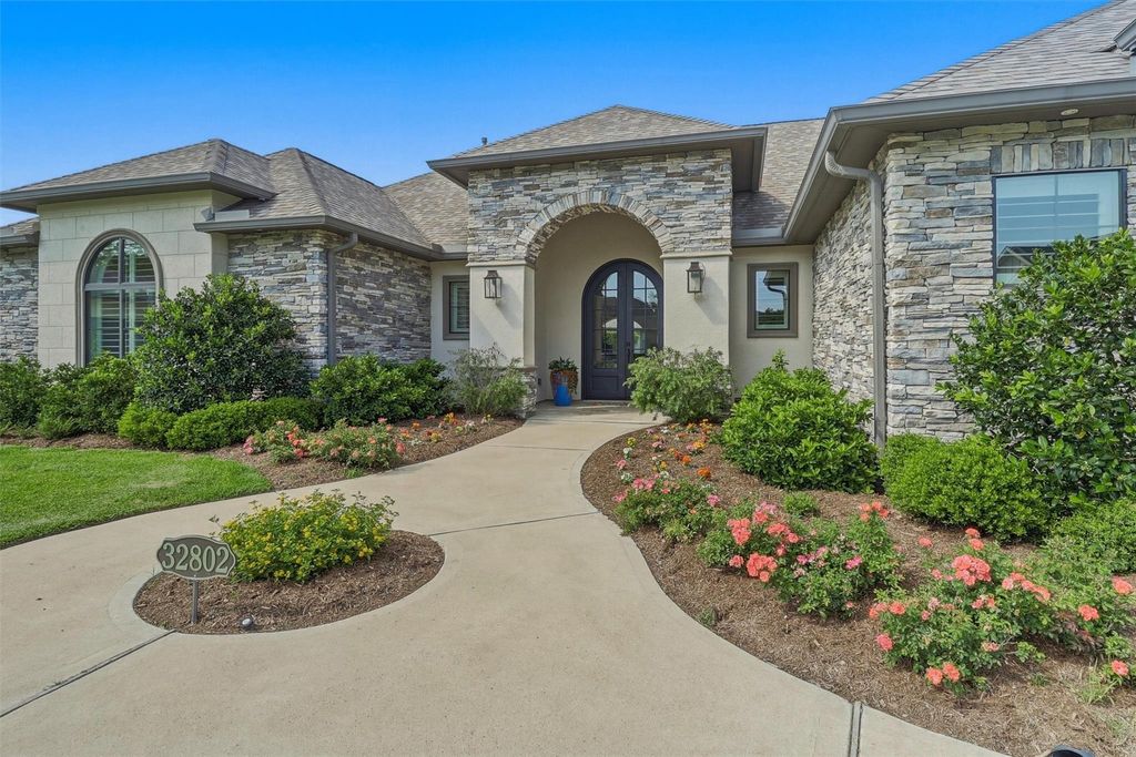 Photo of 32802 Whistler Court, Fulshear, TX 77441 (MLS # 41473371)