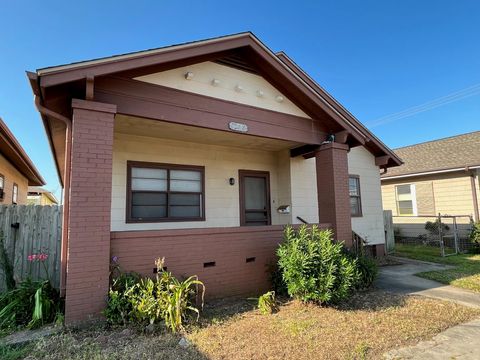 Photo of 1523 Avenue O, Galveston, TX 77550 (MLS # 83945060)