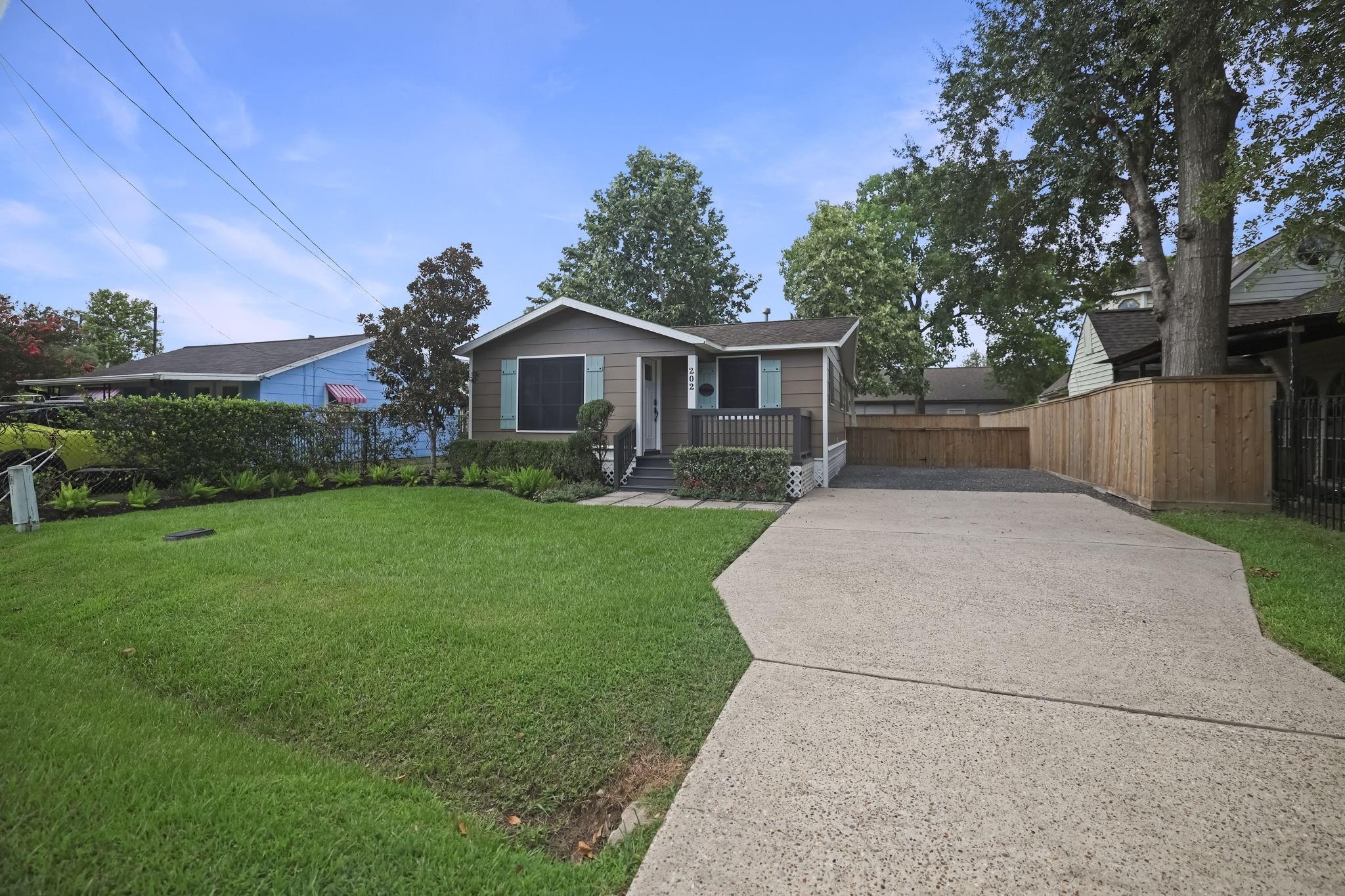 202 Fannin Street