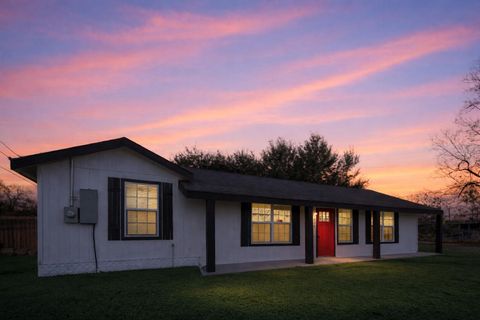 500 Shirley Street Eagle Lake TX 77434