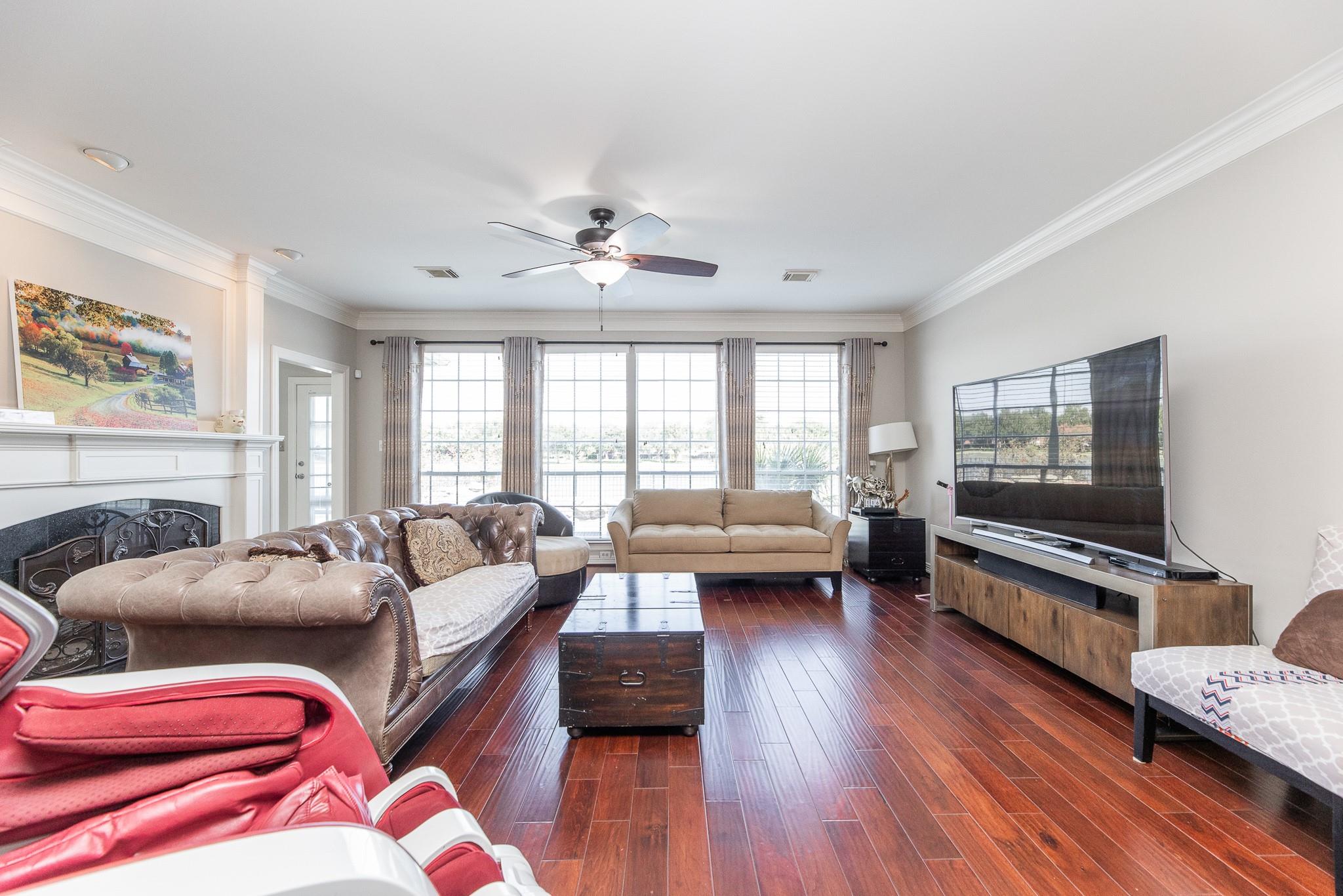 1907 Waterside Drive
