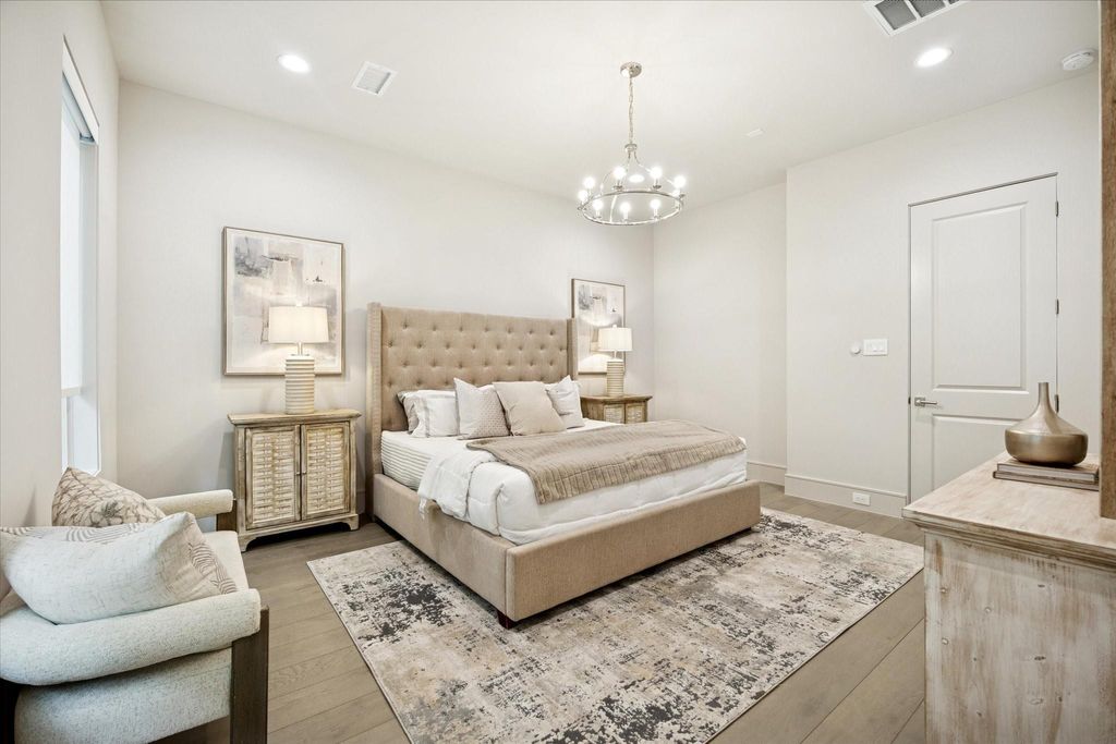 Photo of 19 Wentworth Gate Path, Houston, TX 77027 (MLS # 91247668)