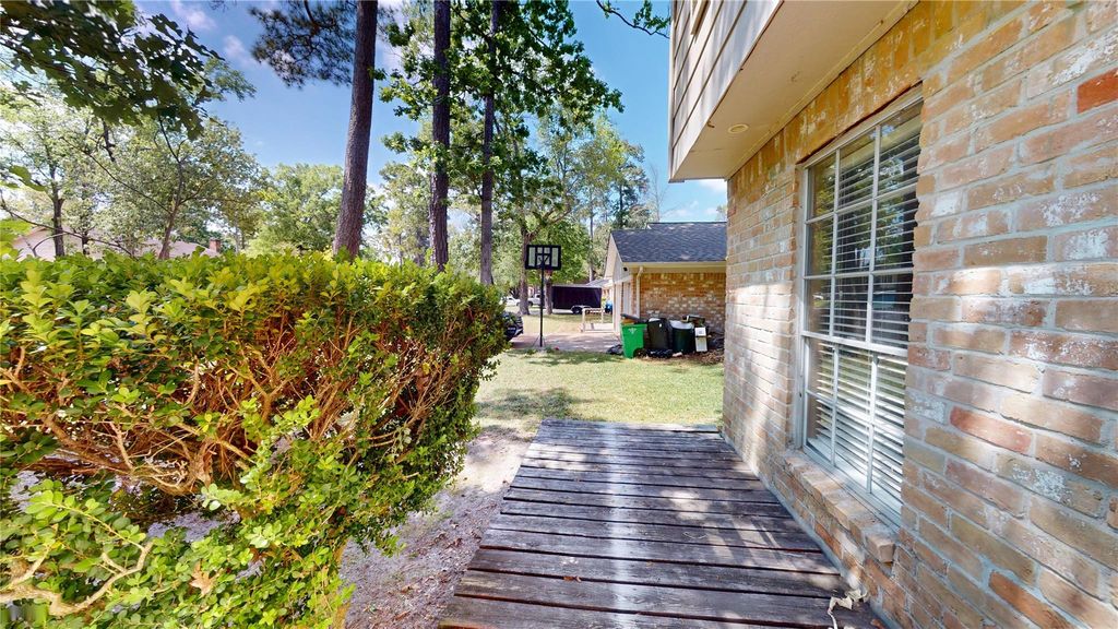 Photo of 2139 Middle Creek Drive, Houston, TX 77339 (MLS # 60283481)