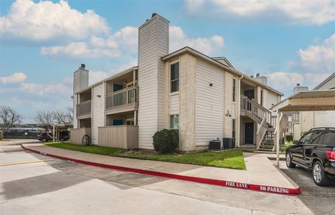 Photo of 3919 Fairmont Parkway Pkwy #184, Pasadena, TX 77504 (MLS # 22072829)