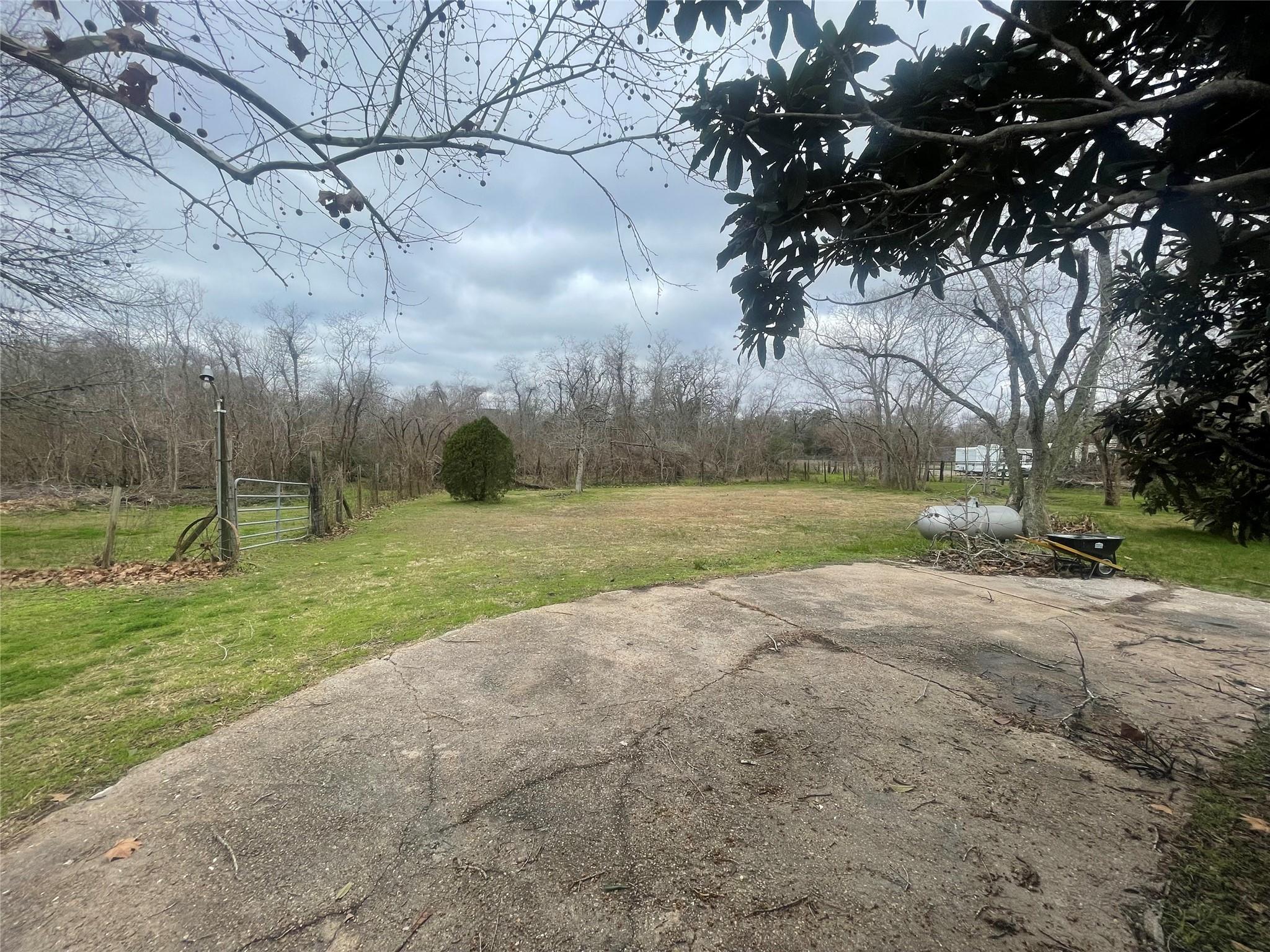 5025, 5027, 5029 Skinner Lane