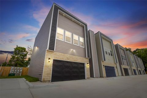 Photo of 825 Paul Quinn Street #F, Houston, TX 77091 (MLS # 34957998)