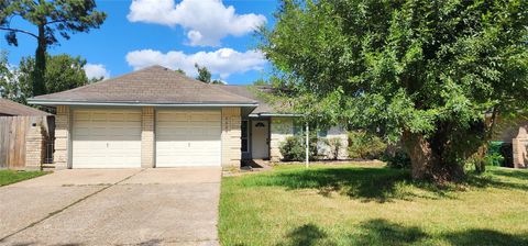 Photo of 2527 Meandering Trail, Houston, TX 77339 (MLS # 2858576)