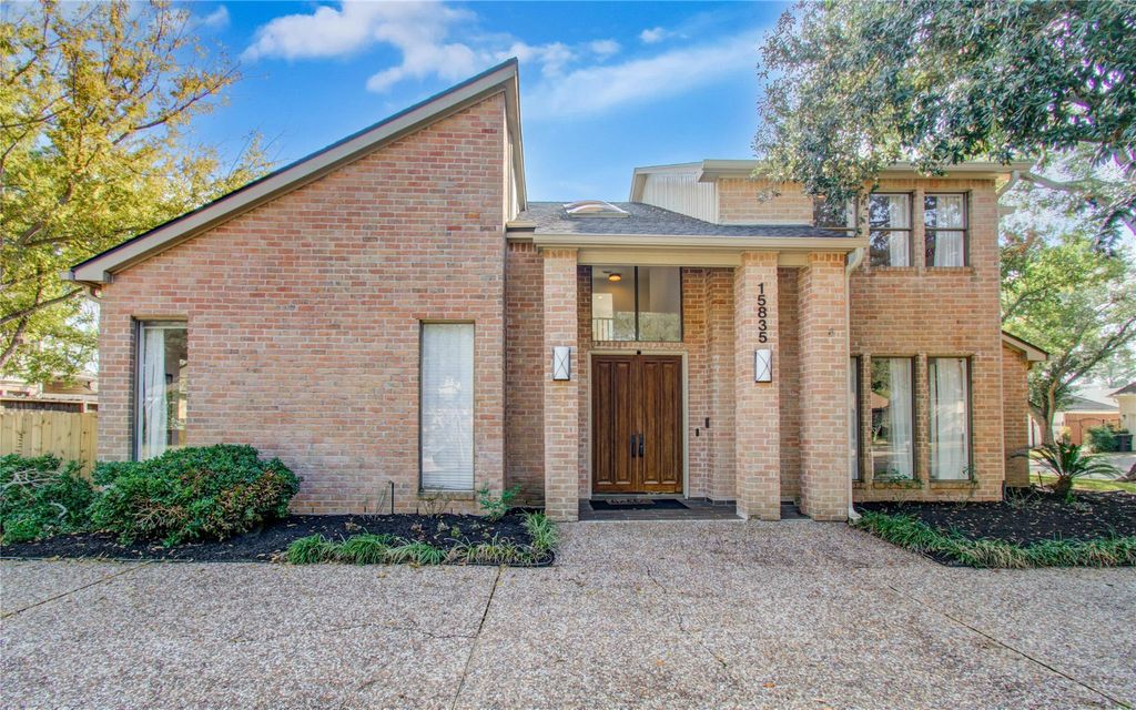 Photo of 15835 N Barkers Landing Road, Houston, TX 77079 (MLS # 66629205)
