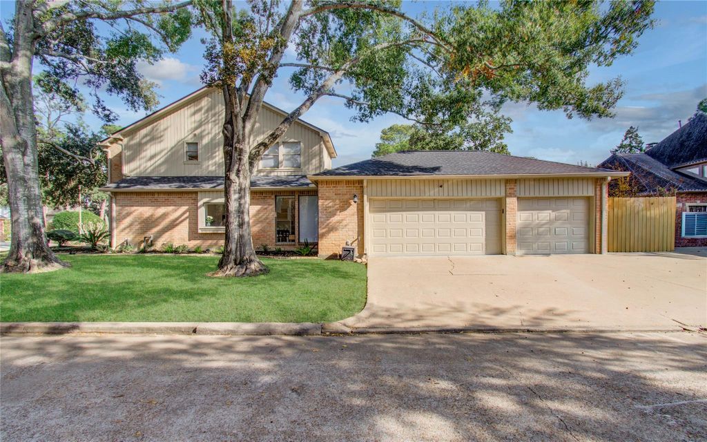 Photo of 15835 N Barkers Landing Road, Houston, TX 77079 (MLS # 66629205)