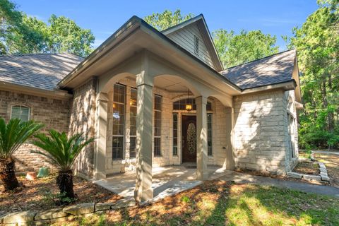 Photo of 15501 Victorias Way Drive, Montgomery, TX 77316 (MLS # 63704402)