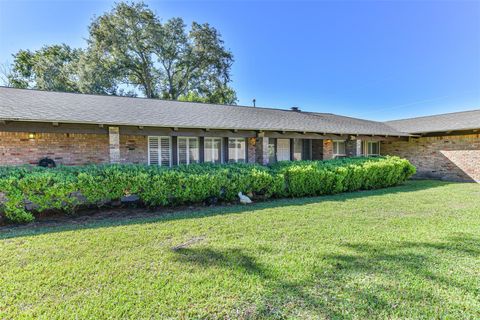 Photo of 312 S 15th Street, La Porte, TX 77571 (MLS # 10818527)