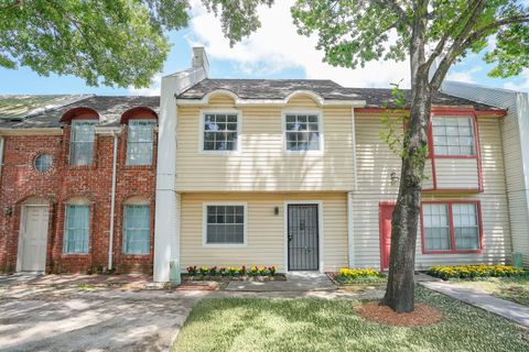 Photo of 1255 Witte Road #17, Houston, TX 77055 (MLS # 16094264)