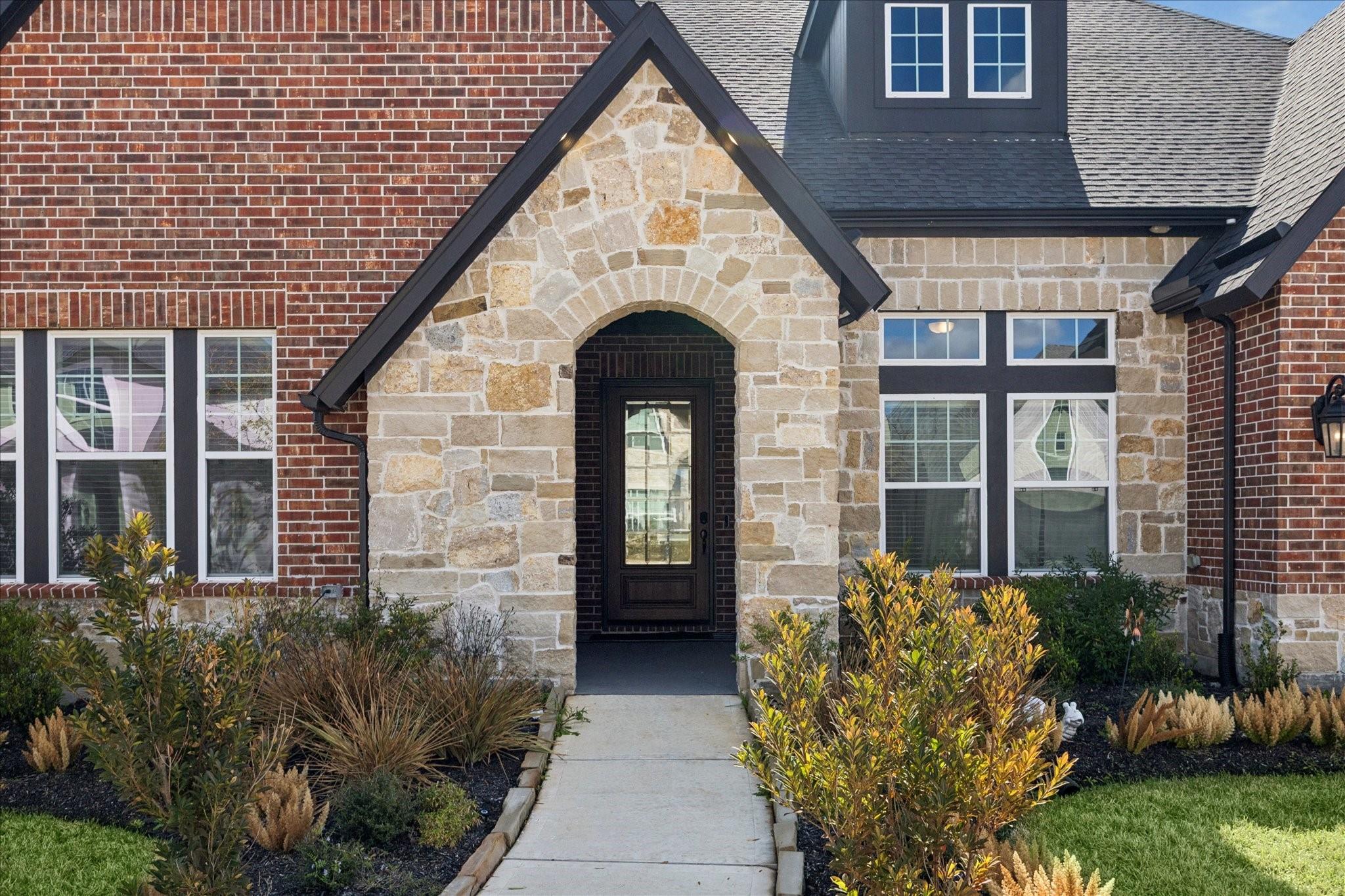 9918 Hunters Run Drive