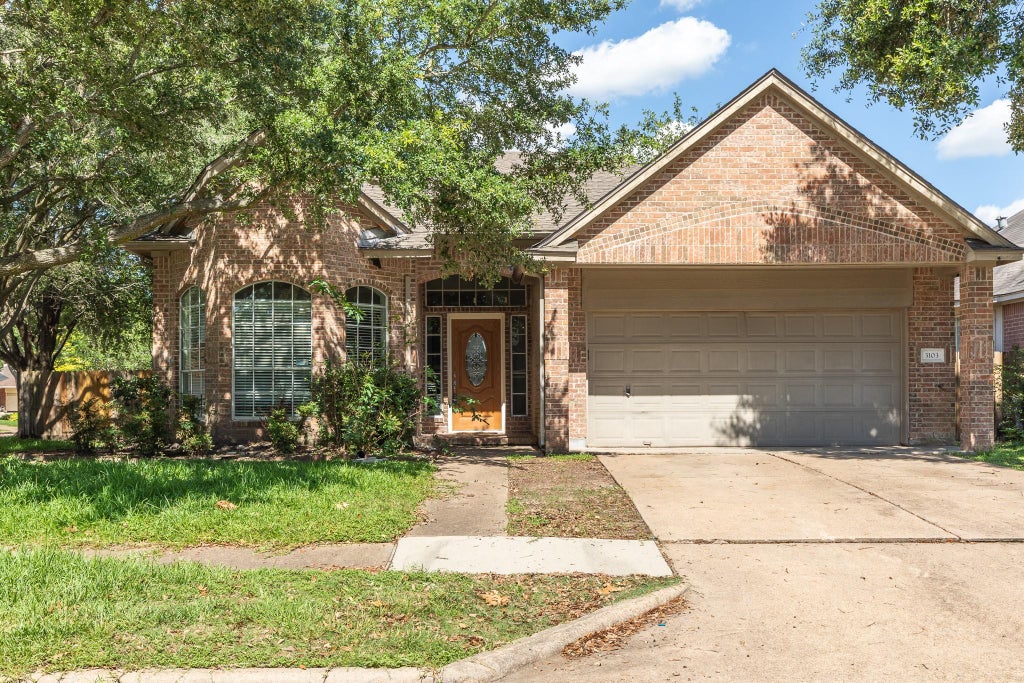 Photo of 3103 Lauren Lane, Houston, TX 77082 (MLS # 5871827)