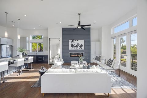 Photo of 7327 Shadyvilla Pointe Drive, Houston, TX 77055 (MLS # 40000885)
