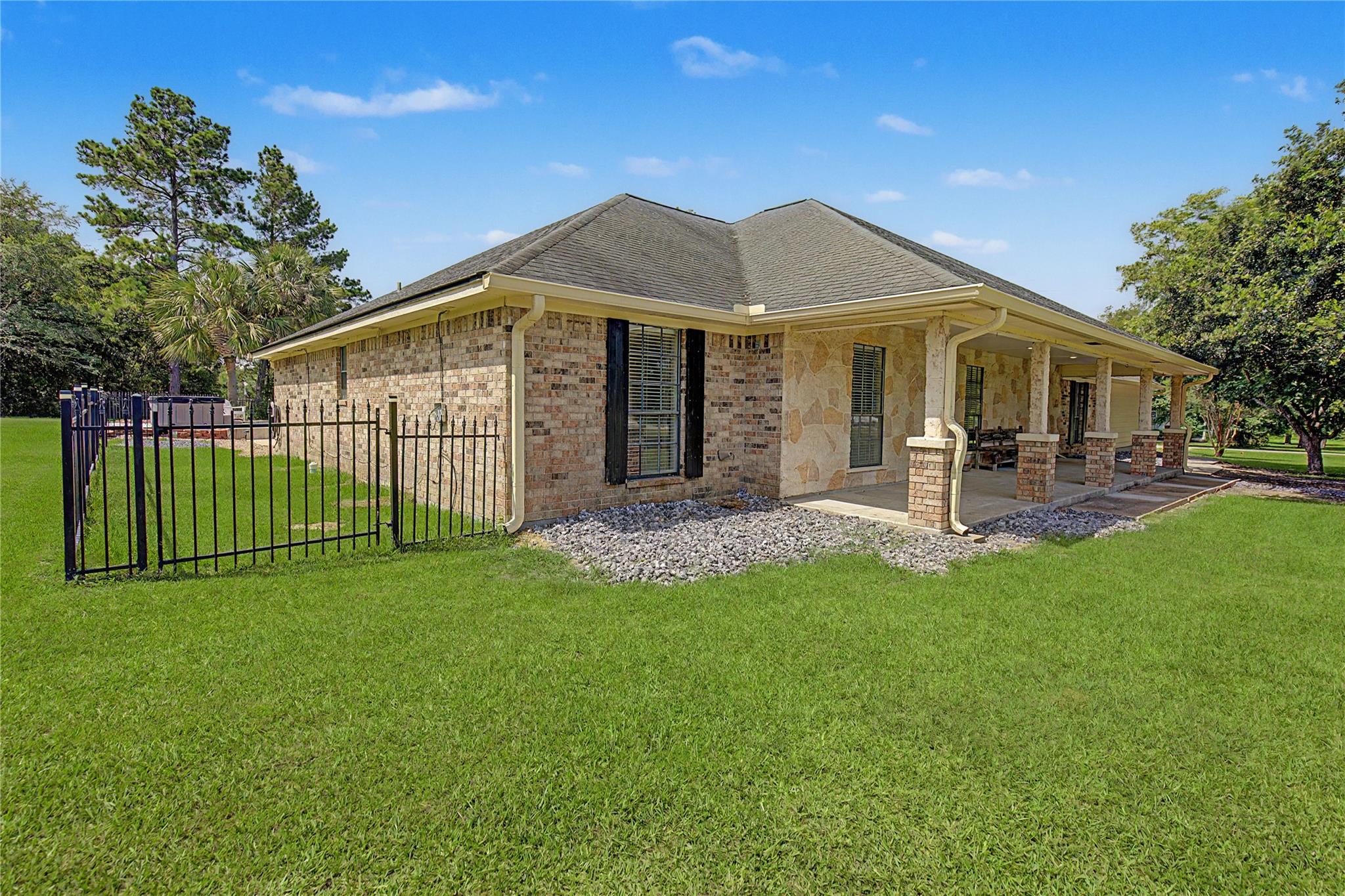 16558 Green Meadow Loop