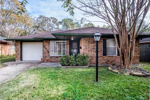 Photo of 3014 Attridge Road, Houston, TX 77018 (MLS # 46321697)