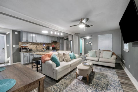 Photo of 3218 Avenue Q 1/2, Galveston, TX 77550 (MLS # 75168511)