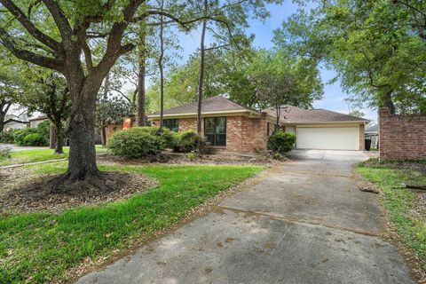 Photo of 12110 Nova Drive, Houston, TX 77077 (MLS # 9349349)