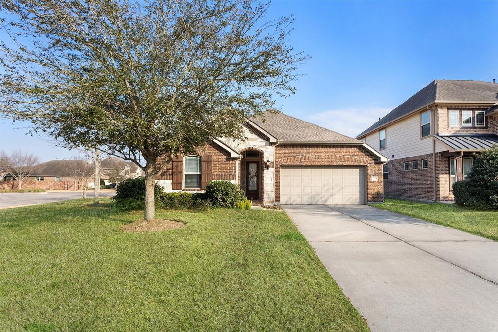 Photo of 1411 Nacogdoches Valley Drive, League City, TX 77573 (MLS # 28900542)