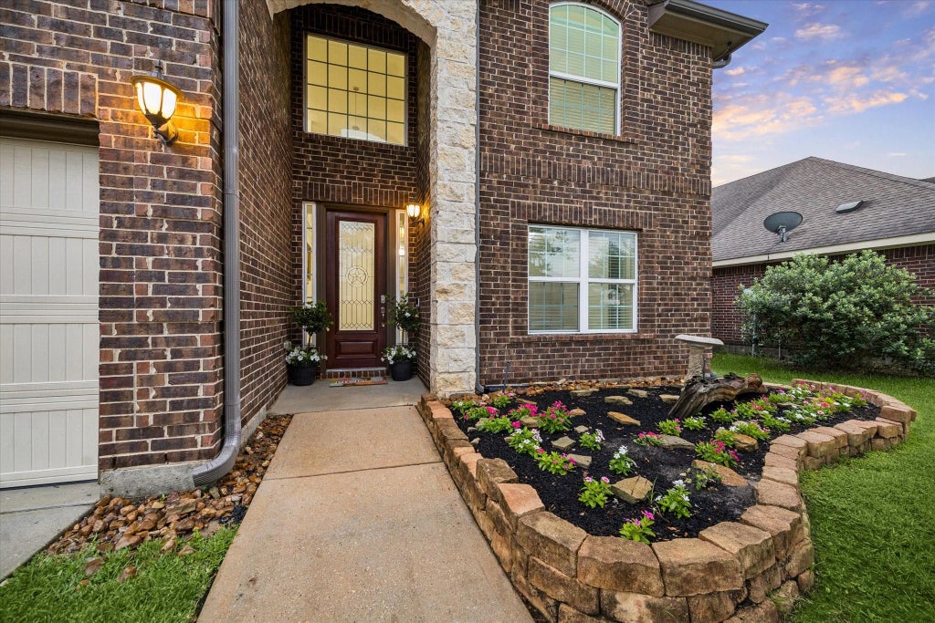 Photo of 7015 Riata Hills Lane, Spring, TX 77379 (MLS # 74990783)