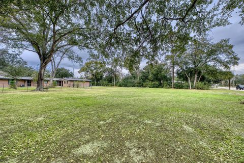 Vacant Land For Sale - 1505 East Avenue<br/> Katy, TX 77493