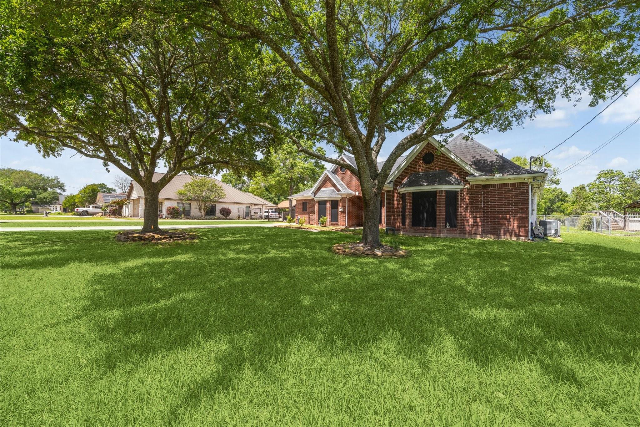 305 River Oaks Drive