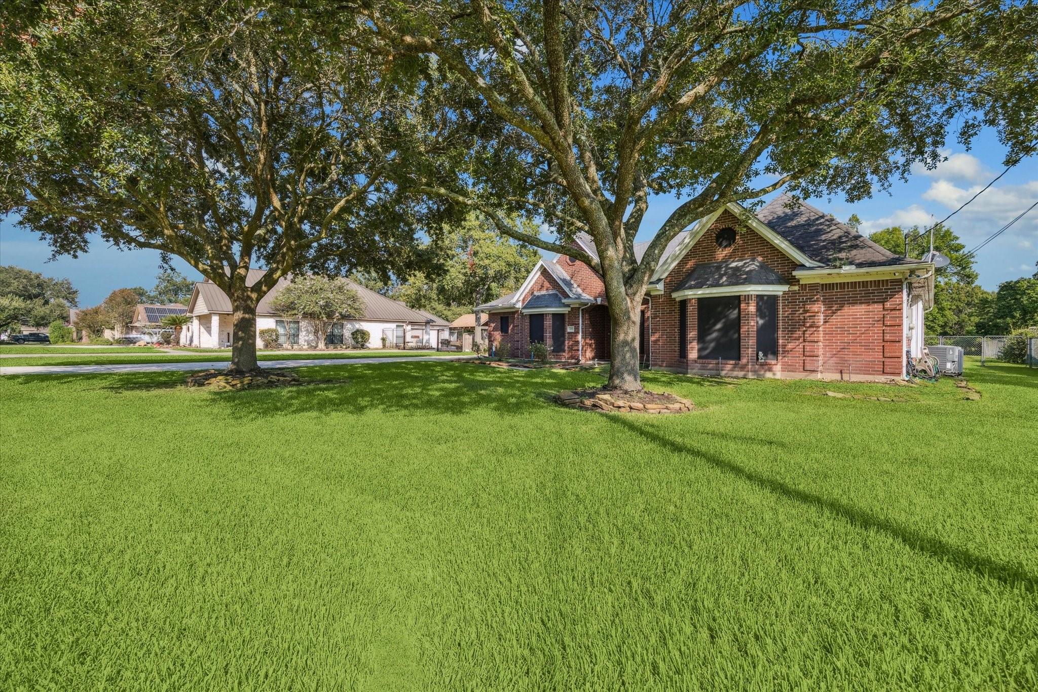 305 River Oaks Drive