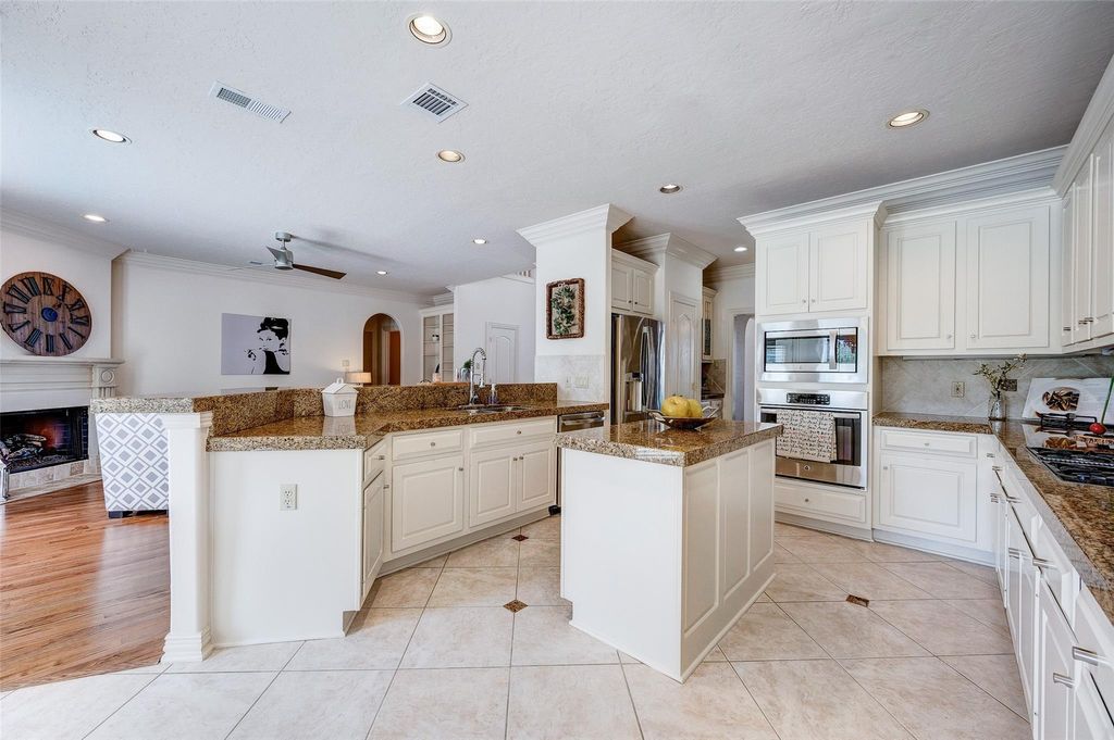 Photo of 1743 Cottage Landing Lane, Houston, TX 77077 (MLS # 4470426)