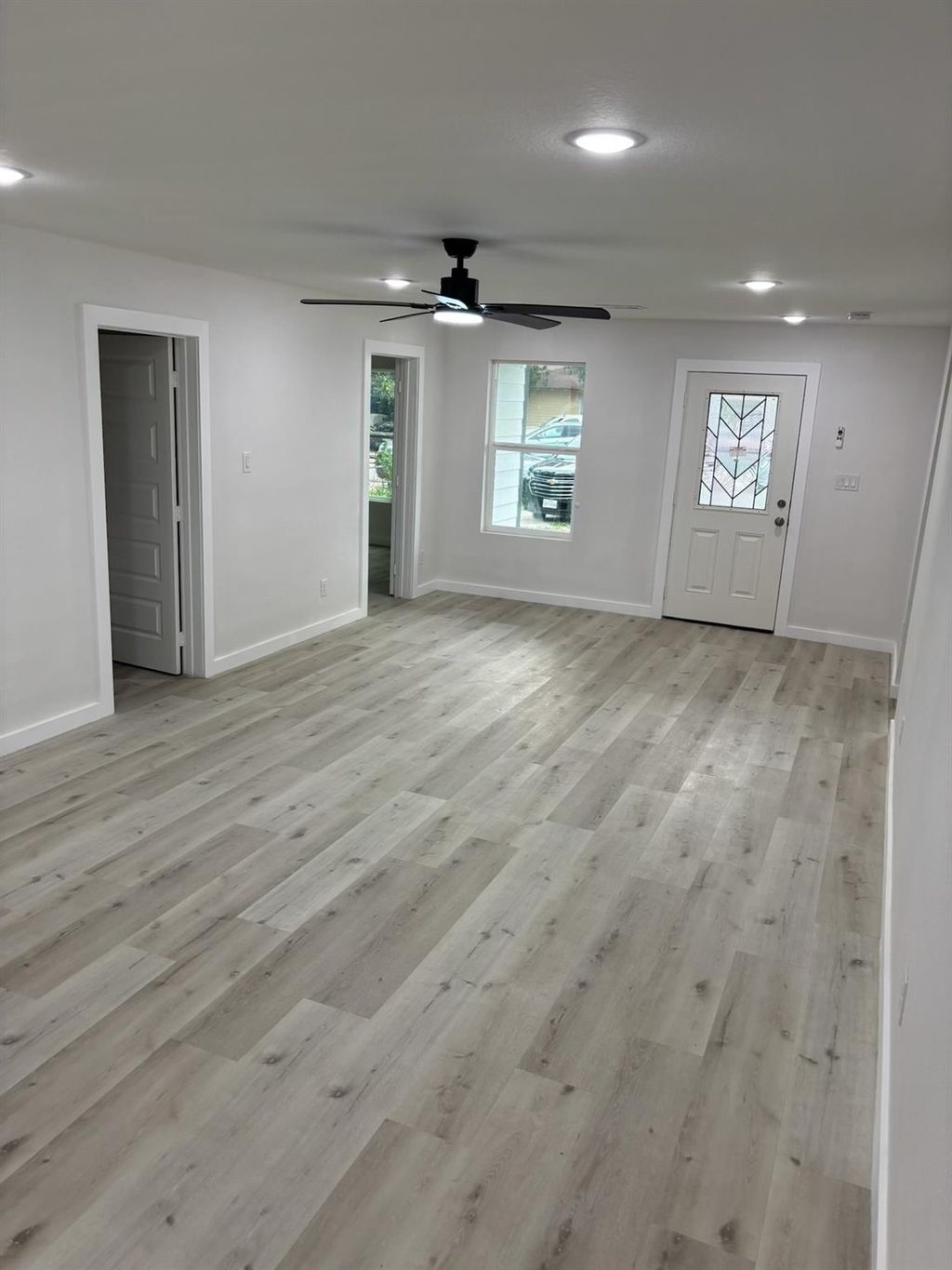 Photo of 216 Burress Street, Houston, TX 77022 (MLS # 15387647)