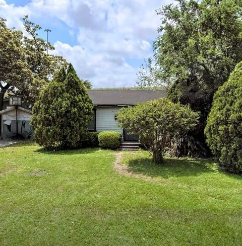 Photo of 2912 Fairbanks Street, Houston, TX 77026 (MLS # 3746624)