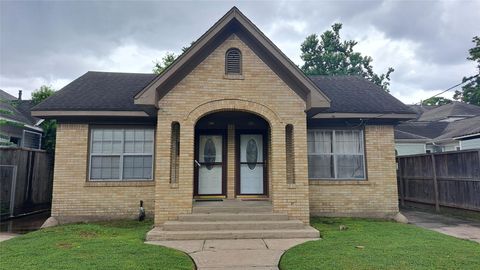 Photo of 418 Euclid Street, Houston, TX 77009 (MLS # 37938135)