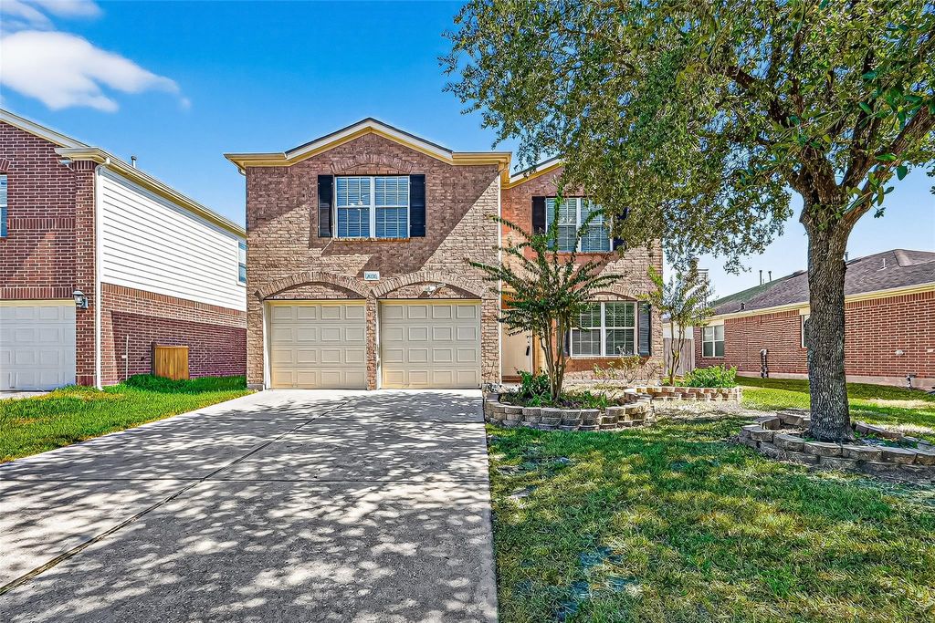 Photo of 4730 Pin Oak Creek Lane, Houston, TX 77345 (MLS # 6419269)