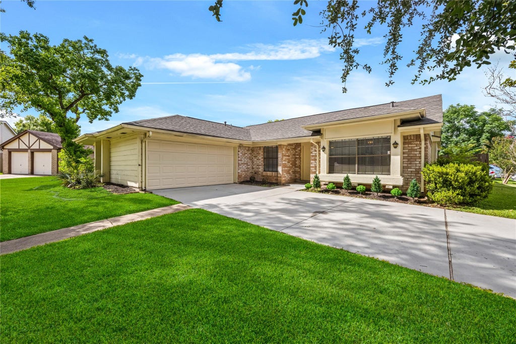 Photo of 2602 Planters Row, Sugar Land, TX 77478 (MLS # 52661157)