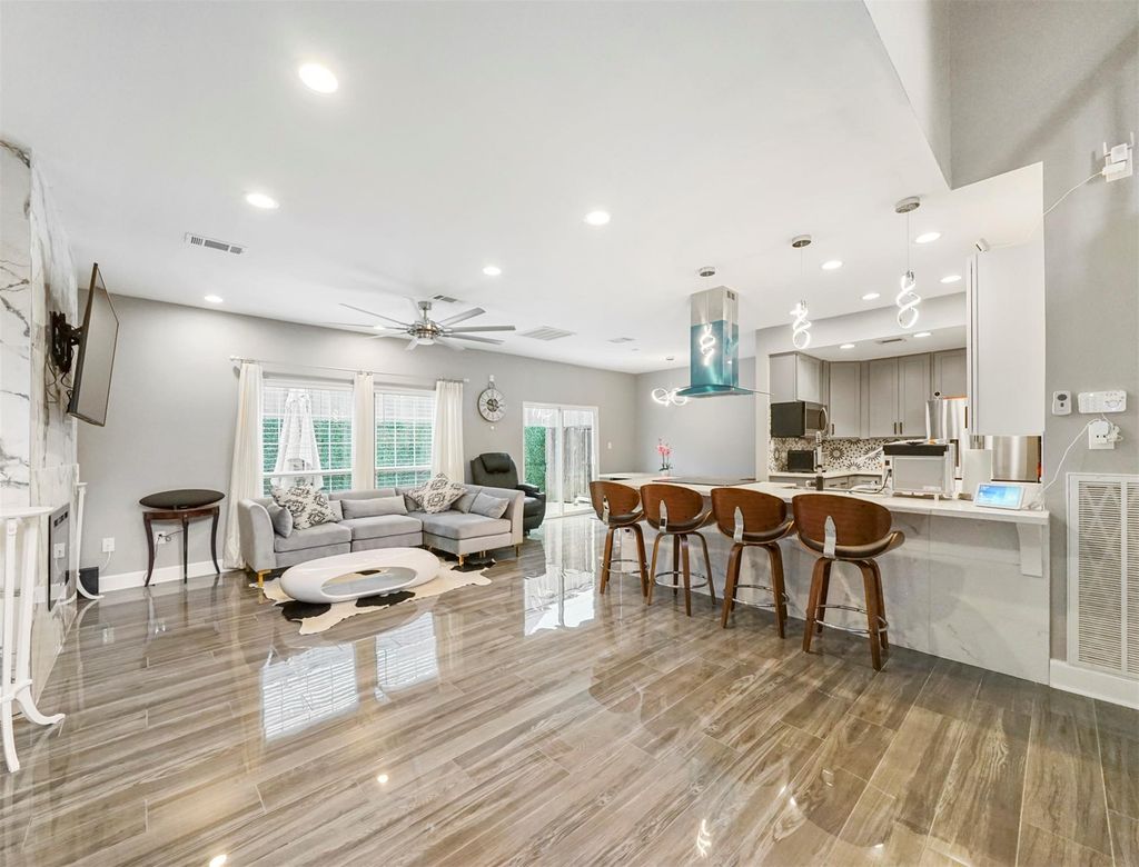 Photo of 15137 Kimberley Court, Houston, TX 77079 (MLS # 35566685)