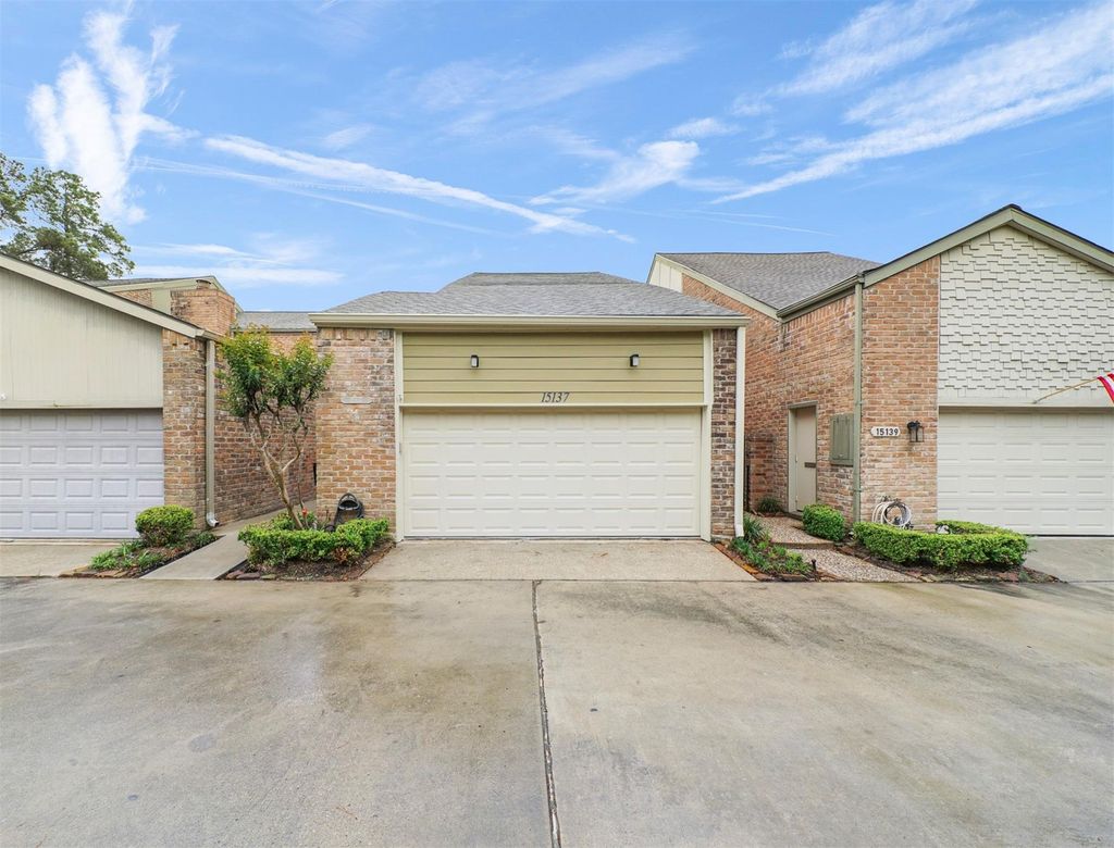 Photo of 15137 Kimberley Court, Houston, TX 77079 (MLS # 35566685)