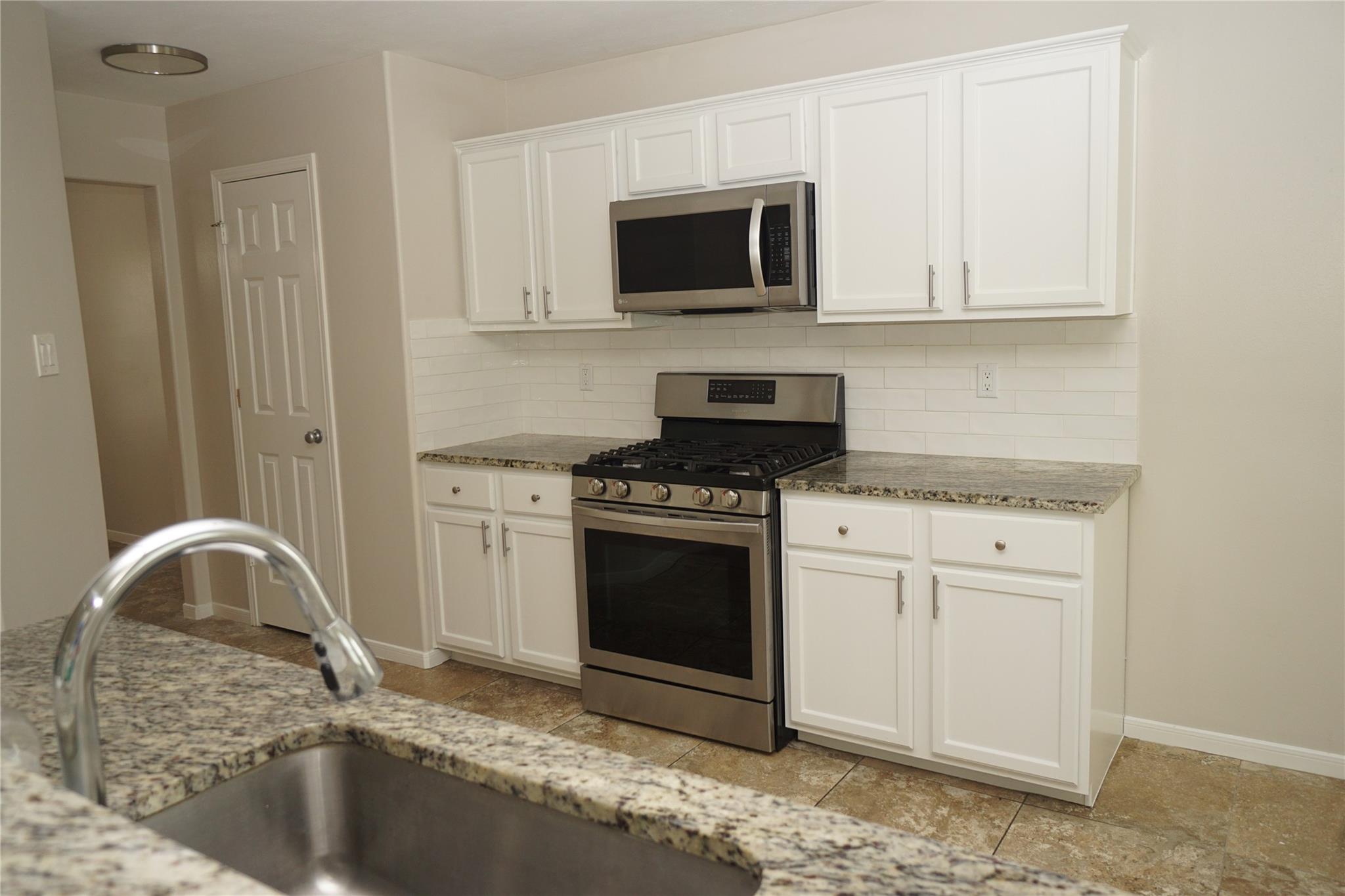 2434 Ranch Hollow Court