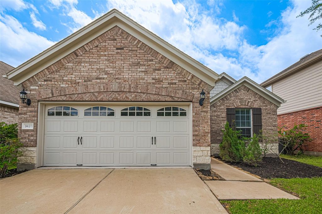 Photo of 24511 Carlton Springs Lane, Katy, TX 77494 (MLS # 27882627)