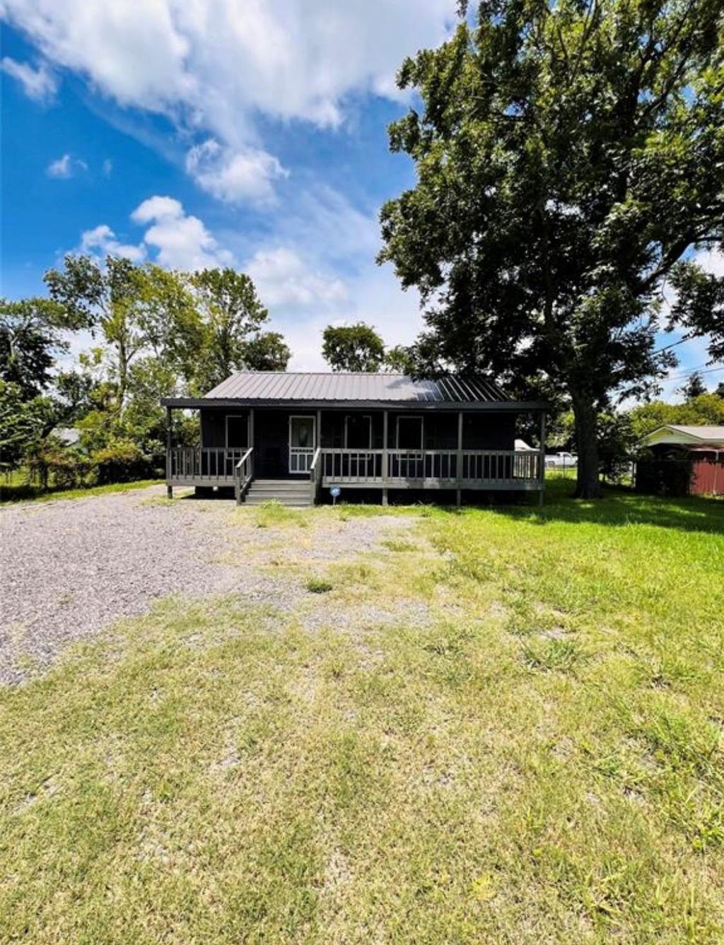 Photo of 406 Clear Lake Road, Highlands, TX 77562 (MLS # 83892645)