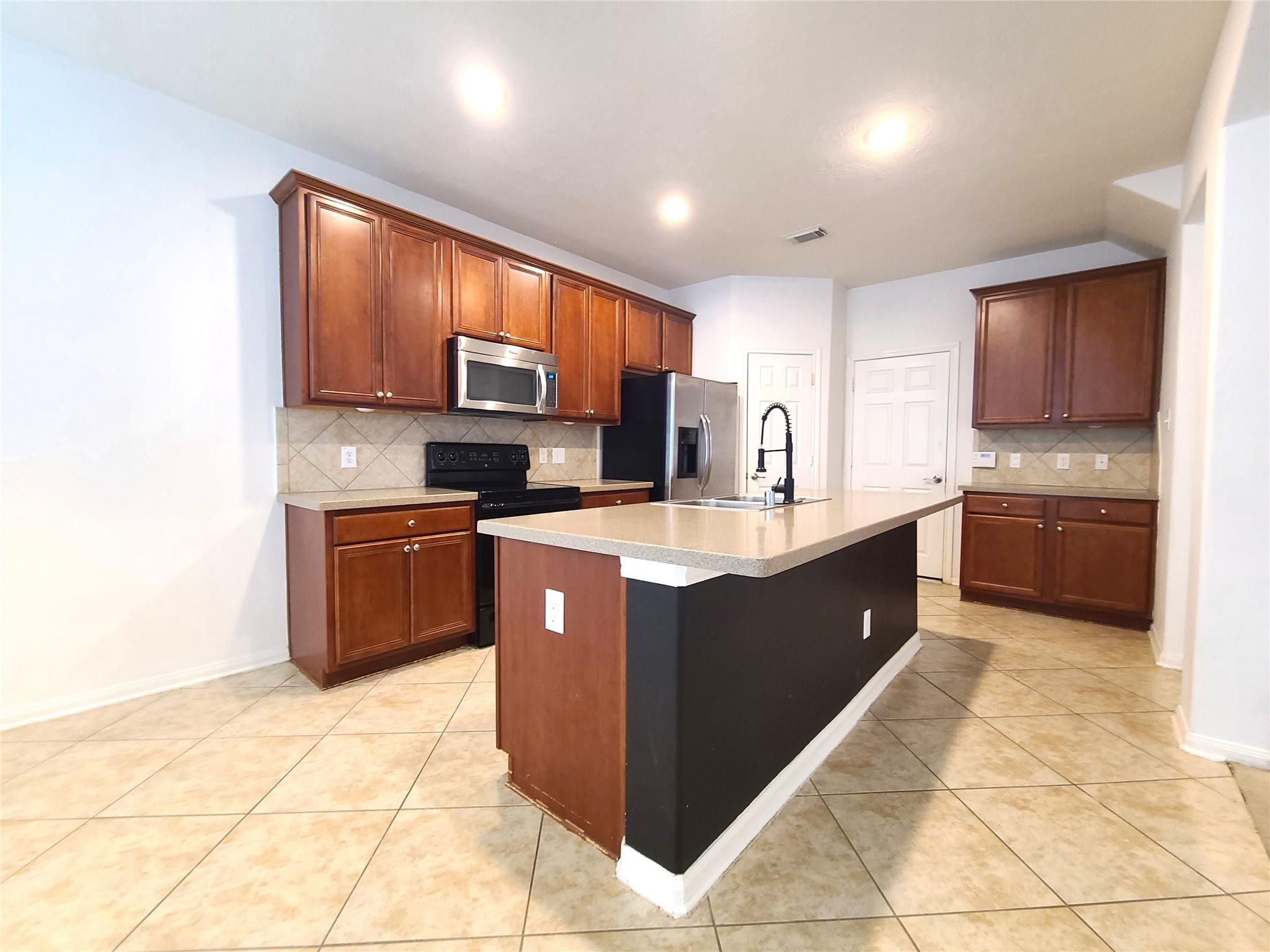 119 Benedict Canyon Loop